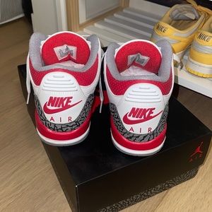 JORDAN 3 Fire Red